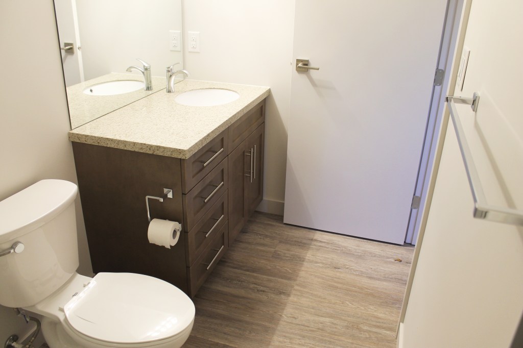 1-ensuite-3